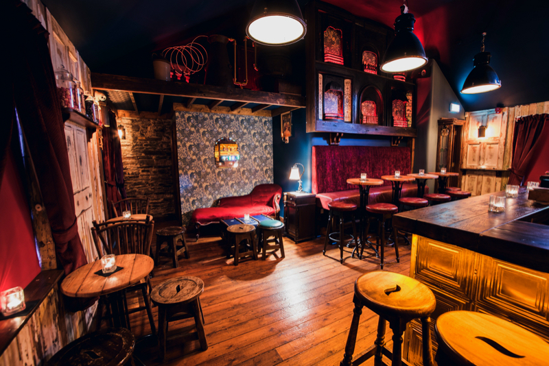 Davy Macs Irish Bar design